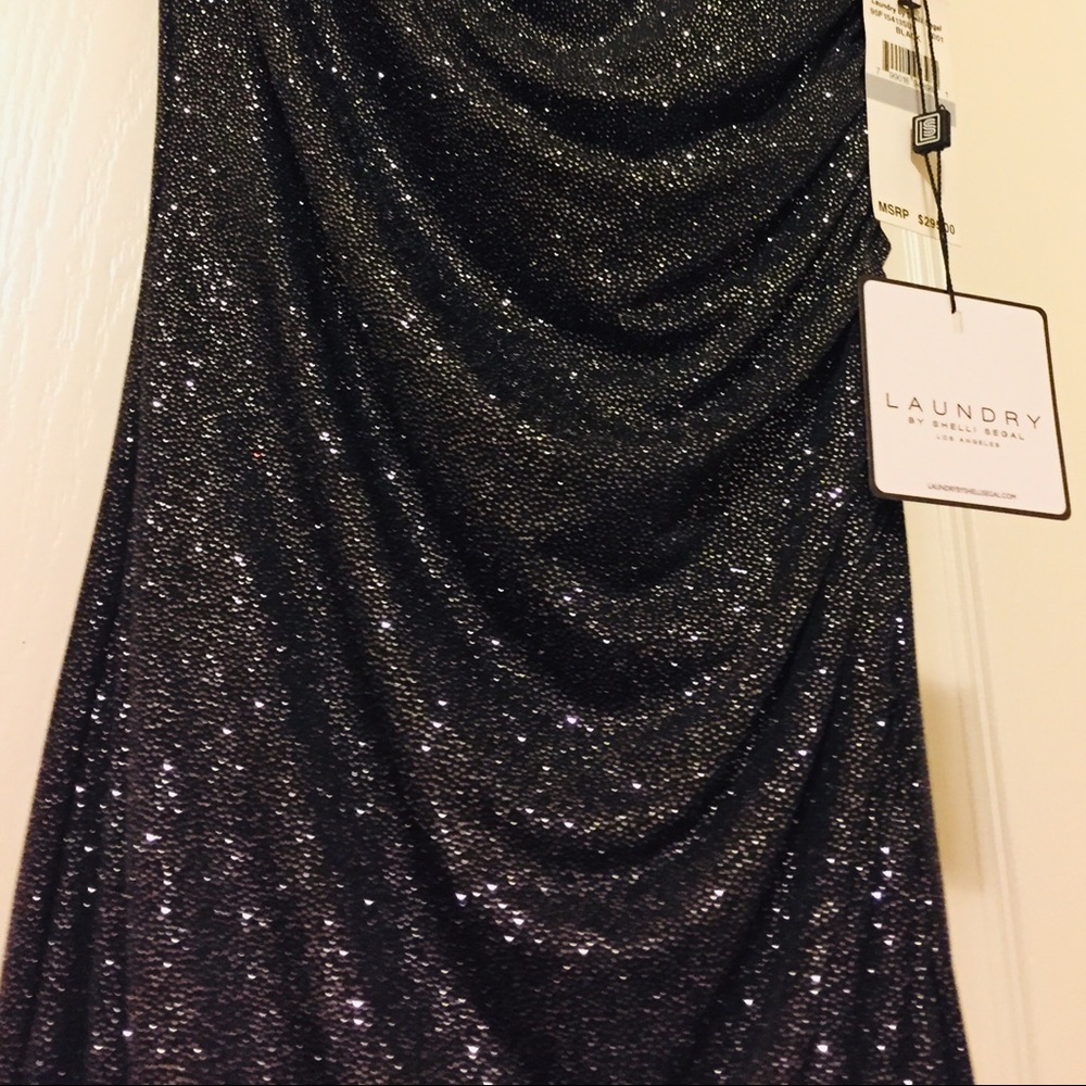 Gown - Picture 3 of 4